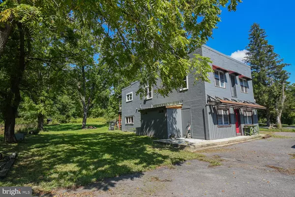 New Creek, WV 26743,11890 NORTHWESTERN TPKE