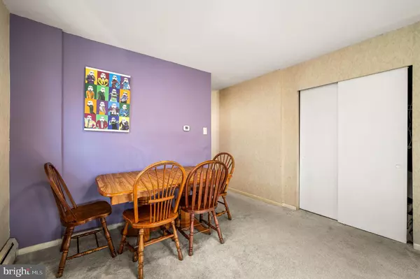 Folsom, PA 19033,208 OHIO AVE