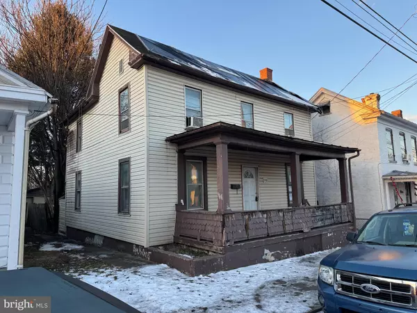 130 PENNSYLVANIA AVE, Martinsburg, WV 25401