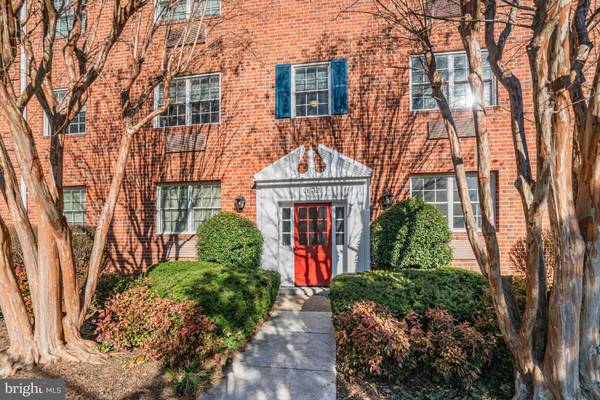 1632 W ABINGDON DR #302, Alexandria, VA 22314