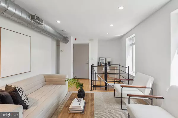 Philadelphia, PA 19123,1006 N 5TH ST #2