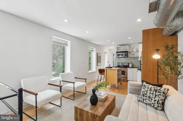 Philadelphia, PA 19123,1006 N 5TH ST #2