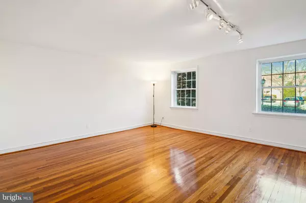 Silver Spring, MD 20910,2244 WASHINGTON AVE #102
