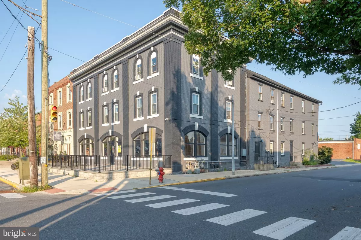 Manheim, PA 17545,1 S CHARLOTTE ST