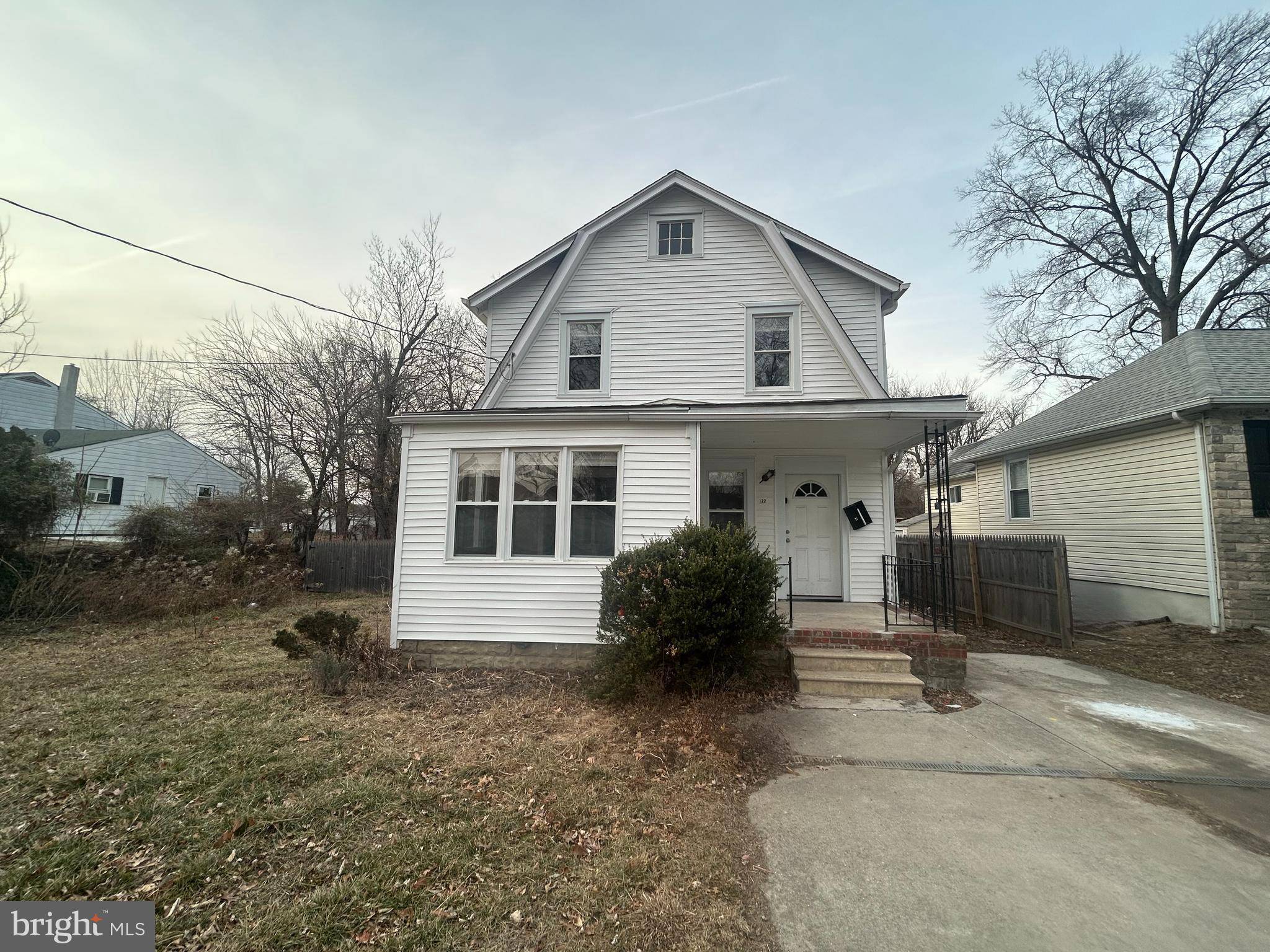 Somerdale, NJ 08083,122 W SOMERDALE RD