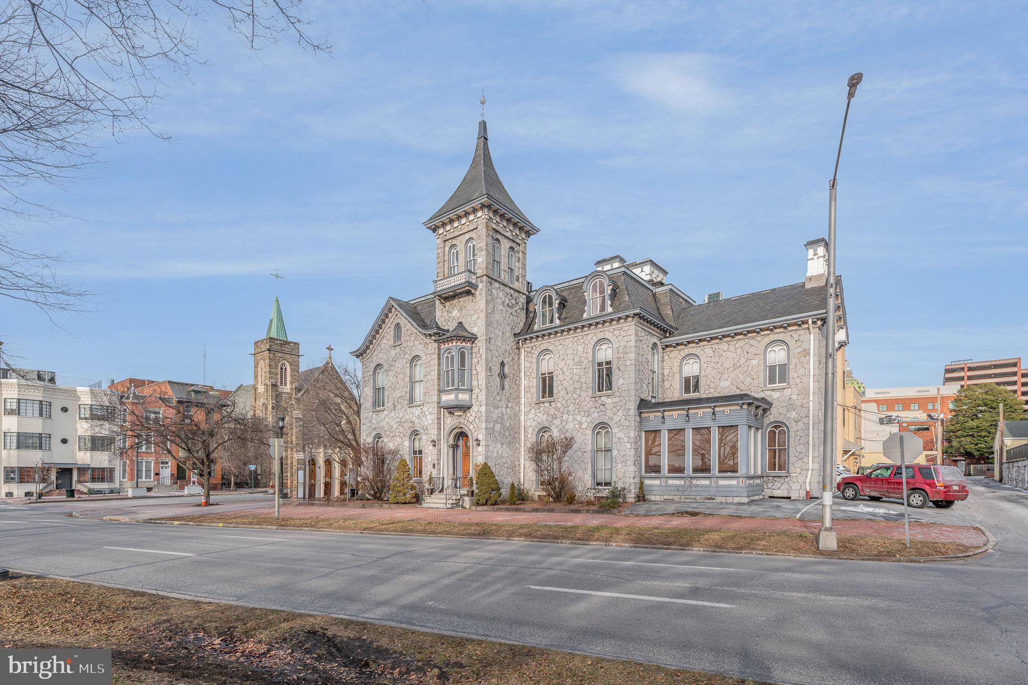 Harrisburg, PA 17101,407 N FRONT ST