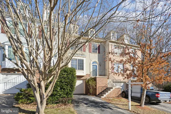 8802 EAGLE ROCK LN, Springfield, VA 22153