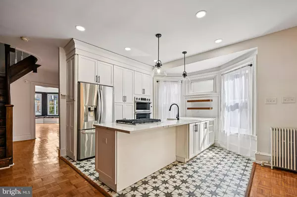 Philadelphia, PA 19143,818 S 49TH ST