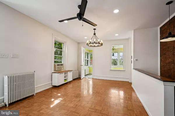 Philadelphia, PA 19143,818 S 49TH ST