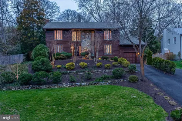 1716 HOLLINWOOD DR, Alexandria, VA 22307