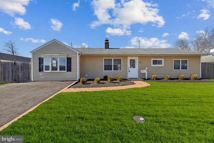 65 GENTLE RD, Levittown, PA 19057