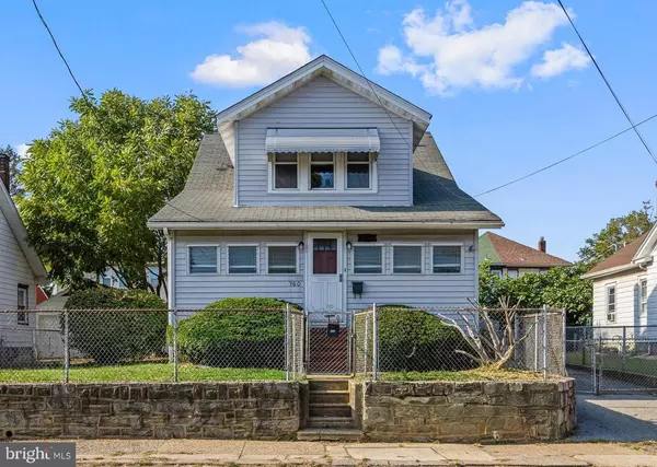 160 WHITE AVE, Marcus Hook, PA 19061