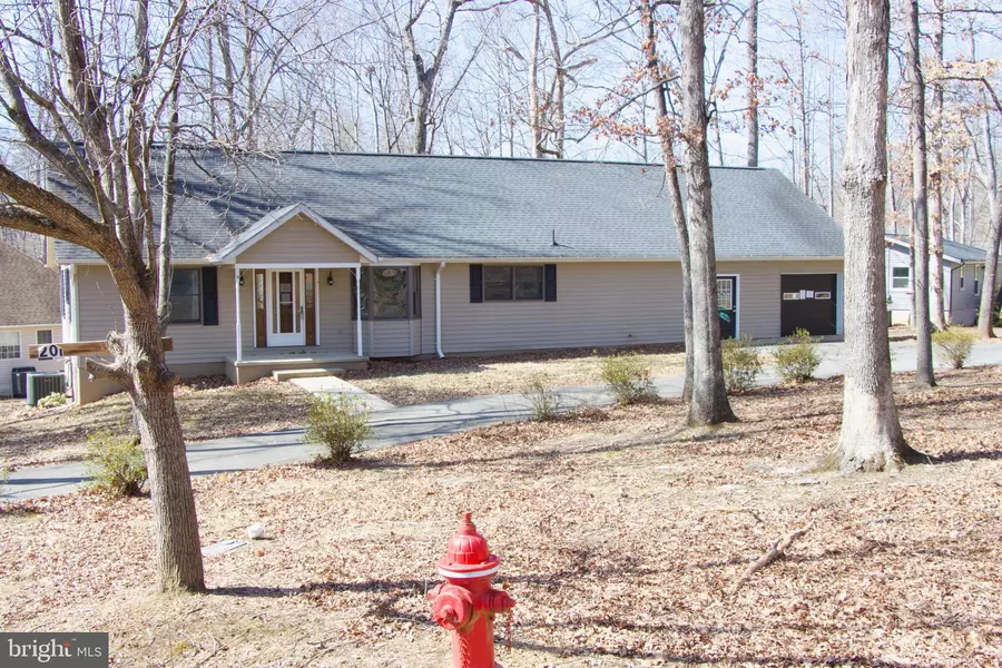 201 HAPPY CREEK RD, Locust Grove, VA 22508