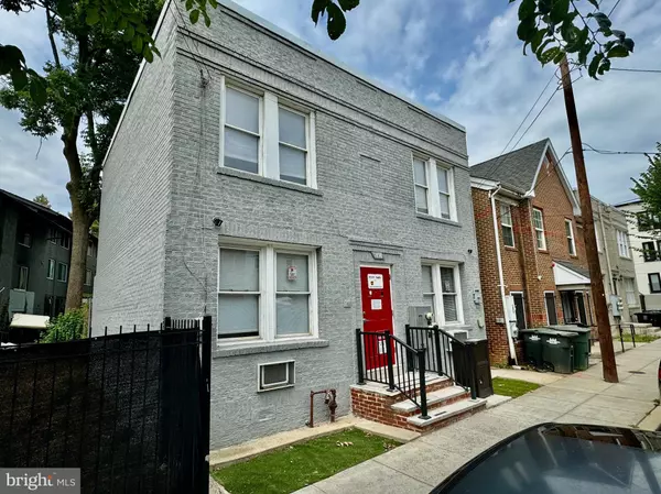 1858 KENDALL ST NE #2, Washington, DC 20002