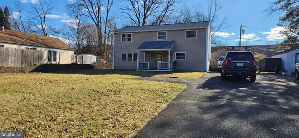 547 S WARMINSTER RD, Hatboro, PA 19040