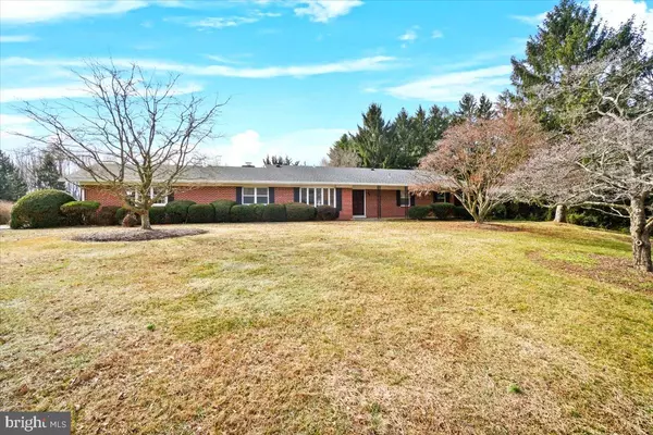 28222 HONEYSUCKLE DR, Damascus, MD 20872