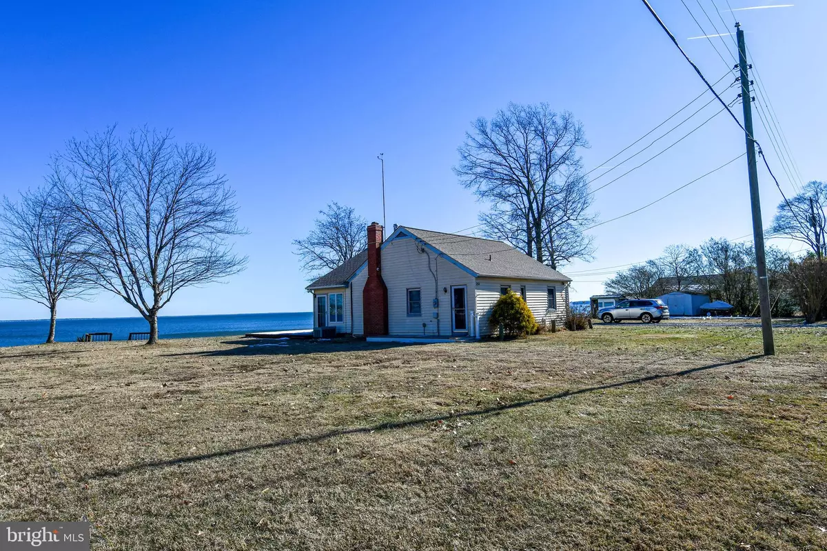 Colonial Beach, VA 22443,254 SHORE DR