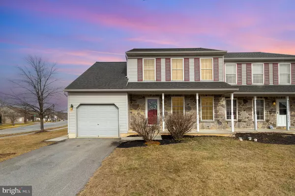 3478 GREEN LEAF DR, Mount Joy, PA 17552