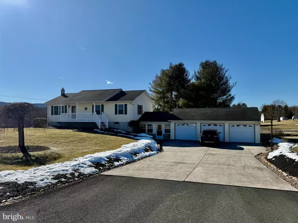 11 WOODS CREEK DR, Schuylkill Haven, PA 17972