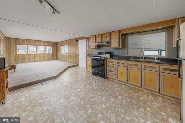 Vineland, NJ 08360,124 CHALET LANE