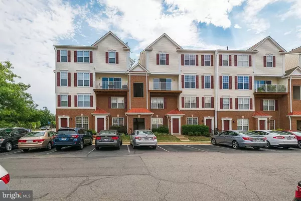 2489 QUICK ST #301, Herndon, VA 20171