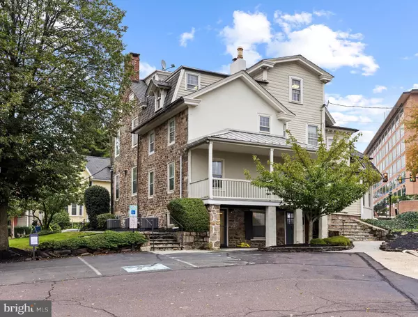 Doylestown, PA 18901,152 N MAIN ST #3A