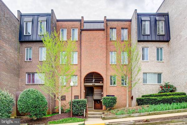 5009 7TH RD S #101, Arlington, VA 22204