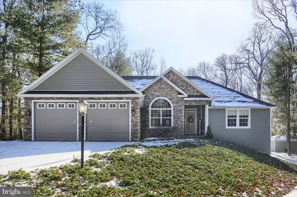 68 W MOUNTAIN TOP DR, Orrtanna, PA 17353