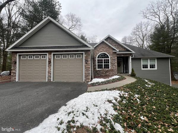 68 W MOUNTAIN TOP DR, Orrtanna, PA 17353