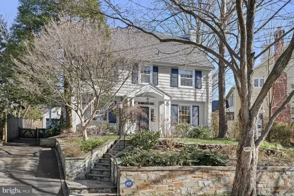 Chevy Chase, MD 20815,6915 WOODSIDE PL