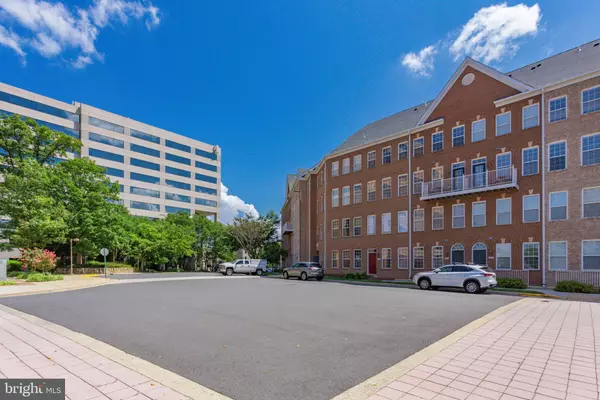 2653 PARK TOWER DR #309, Vienna, VA 22180