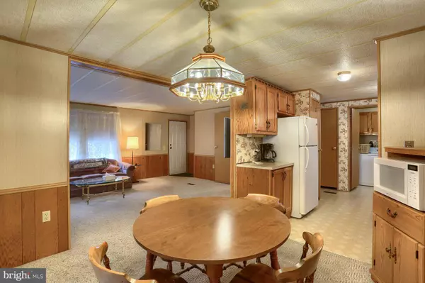 Stevens, PA 17578,8-L 20 STACEY CT