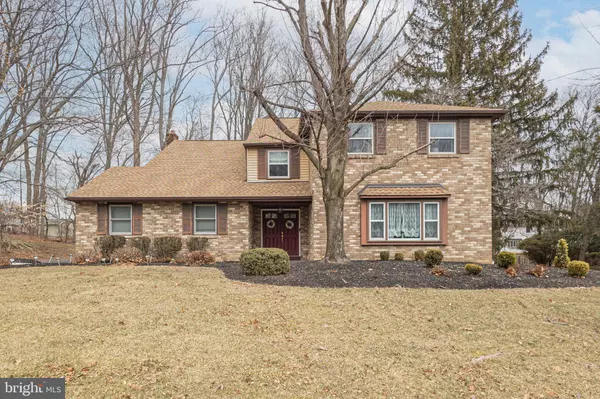 1092 GLEN OAK DR, Yardley, PA 19067