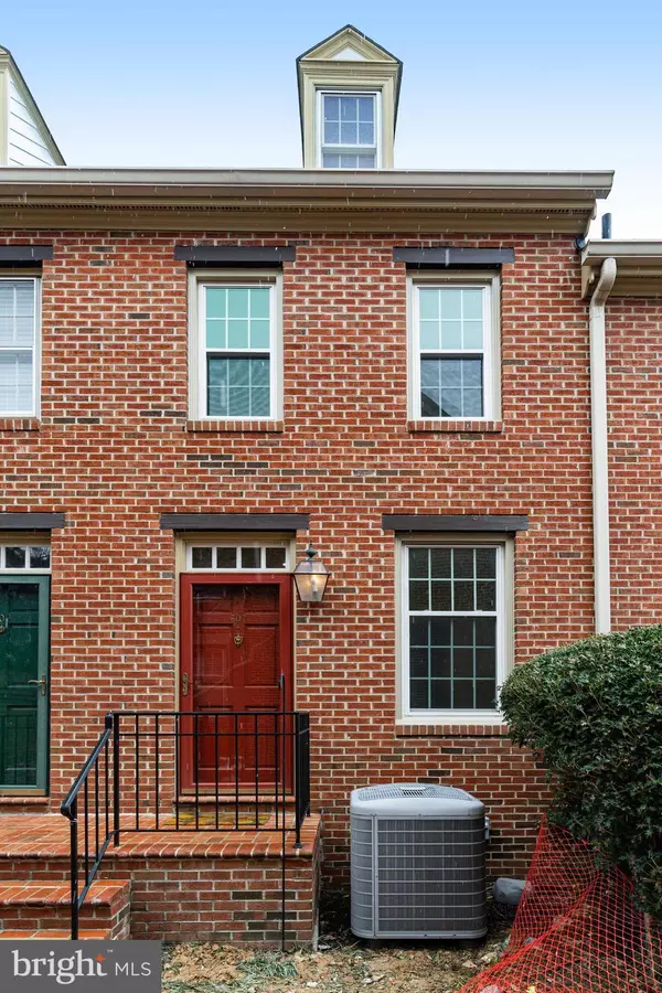 607 S COLUMBUS ST S, Alexandria, VA 22314