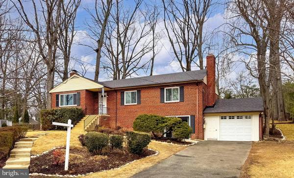 6308 ANNELIESE DR, Falls Church, VA 22044