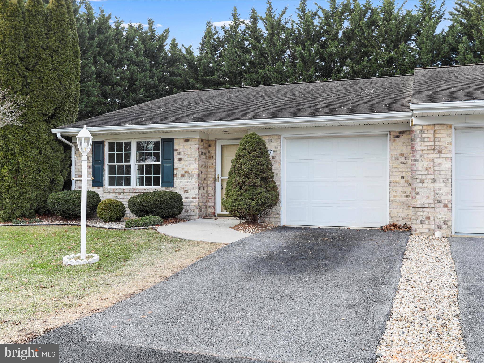 Hagerstown, MD 21740,18037 PIN OAK RD