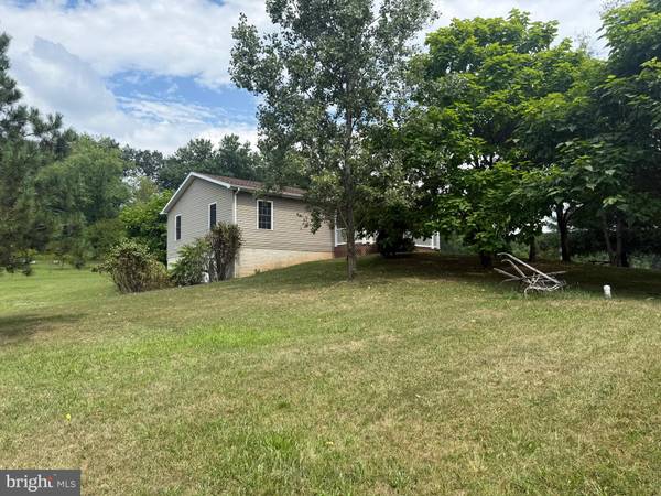 Hedgesville, WV 25427,171 CLONE RUN RD