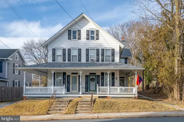 17 & 19 W COTTAGE AVE, Millersville, PA 17551