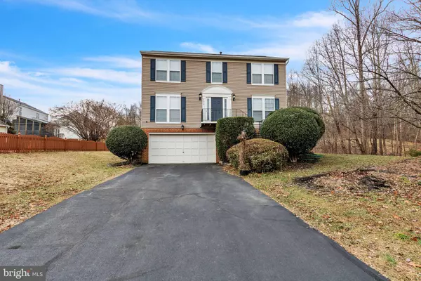 3904 LYNNHAVEN LN, Fredericksburg, VA 22408