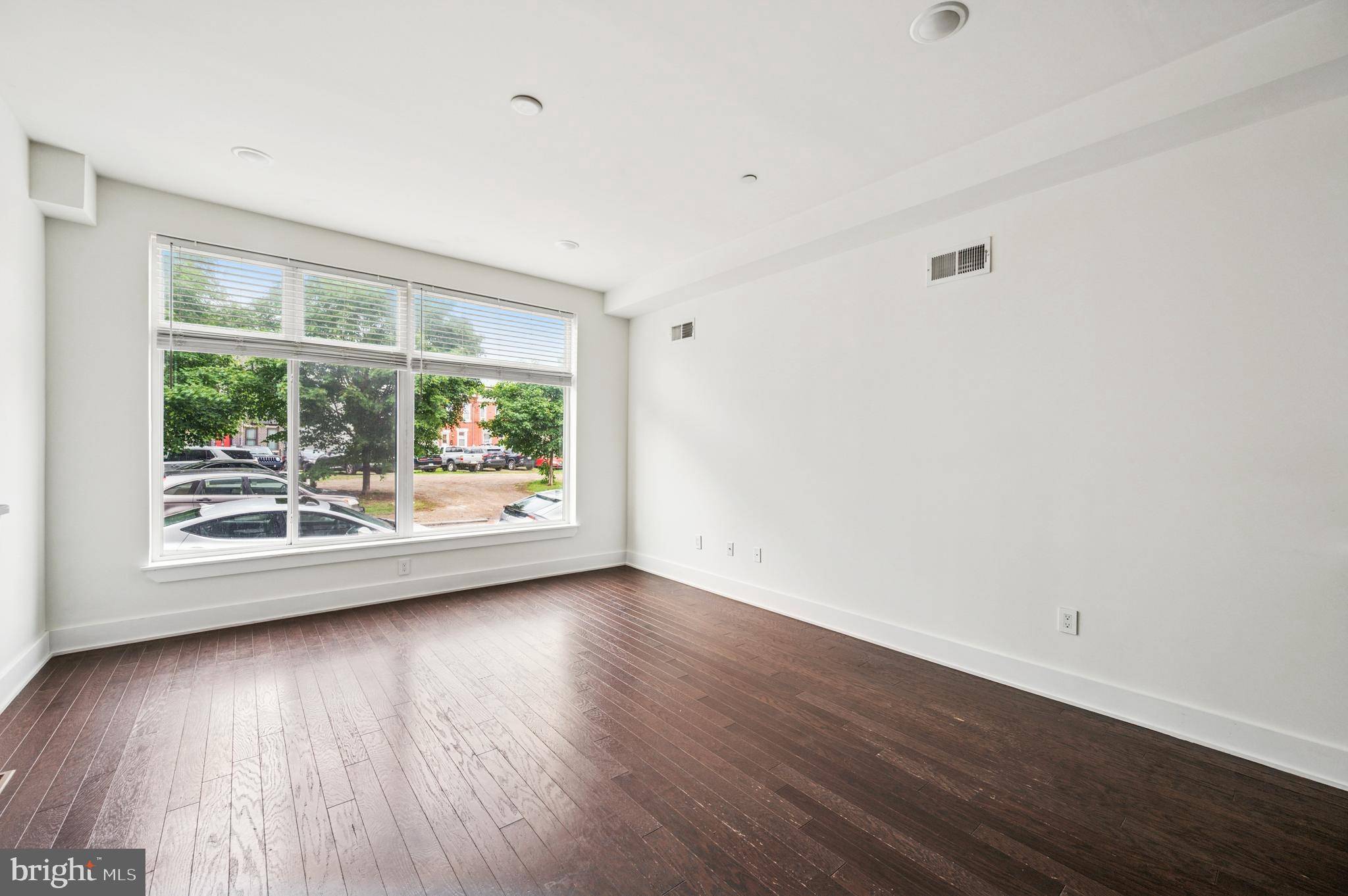 Philadelphia, PA 19122,514 W MONTGOMERY AVE #2