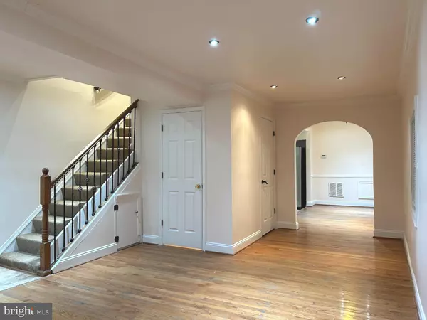 Washington, DC 20019,5342 NE JAMES PL NE