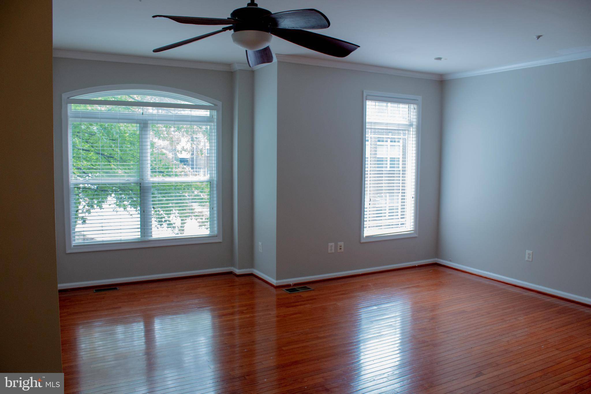Columbia, MD 21044,10292 CHESTNUT PARK LN #124