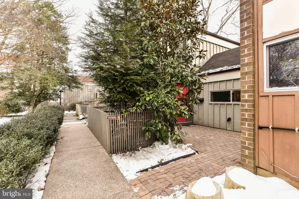 Reston, VA 20190,11332 LINKS DR