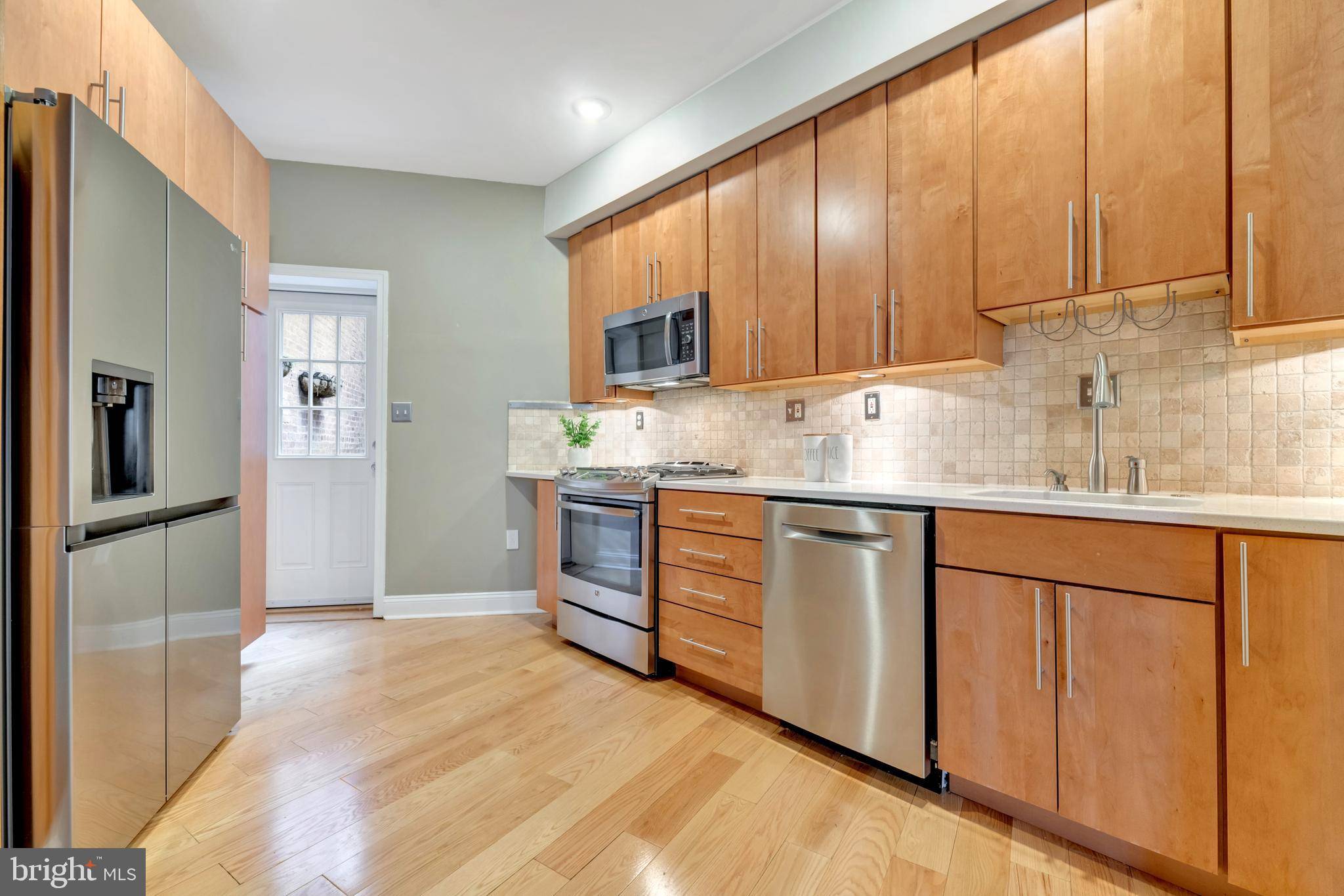 Washington, DC 20002,1210 F ST NE