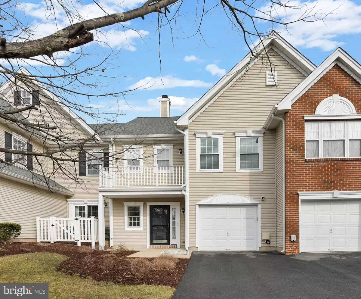 Pennington, NJ 08534,208 PEBBLE CREEK CT