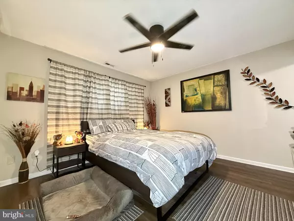 1 DOVER DR Lindenwold, NJ 08021