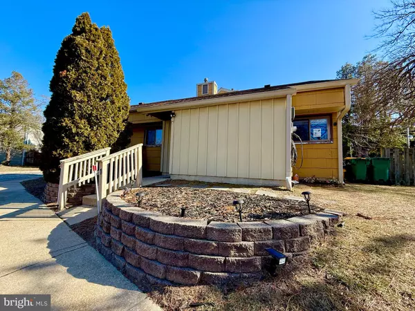1 DOVER DR, Lindenwold, NJ 08021