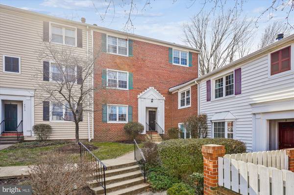 Arlington, VA 22206,4613-C 28TH RD S #C