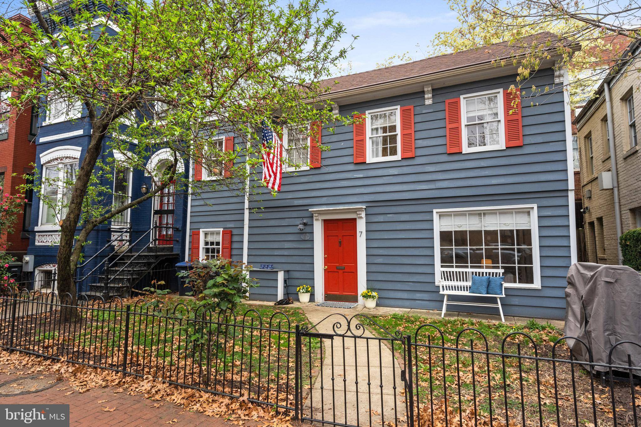Washington, DC 20003,7 9TH ST SE