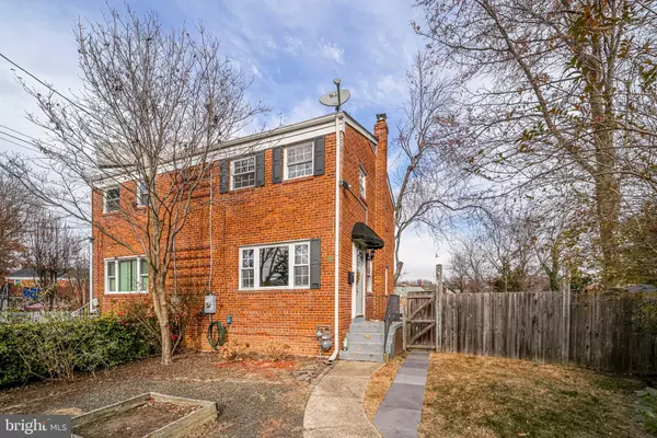 24 UNDERWOOD PL, Alexandria, VA 22304